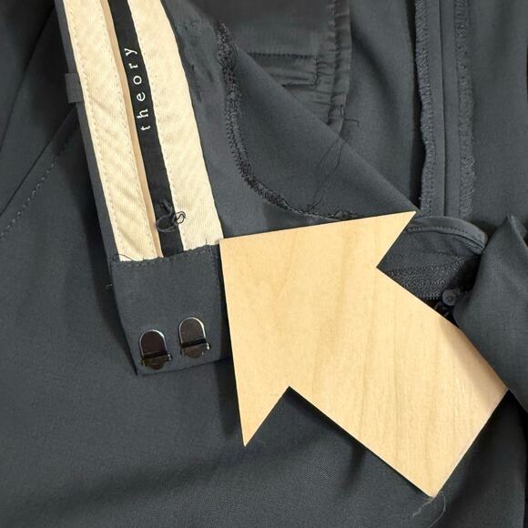 Theory Brand Women’s Wool Mid Rise Flare Dress Pants Gray Office Commute Size 6 - Picture 10 of 10